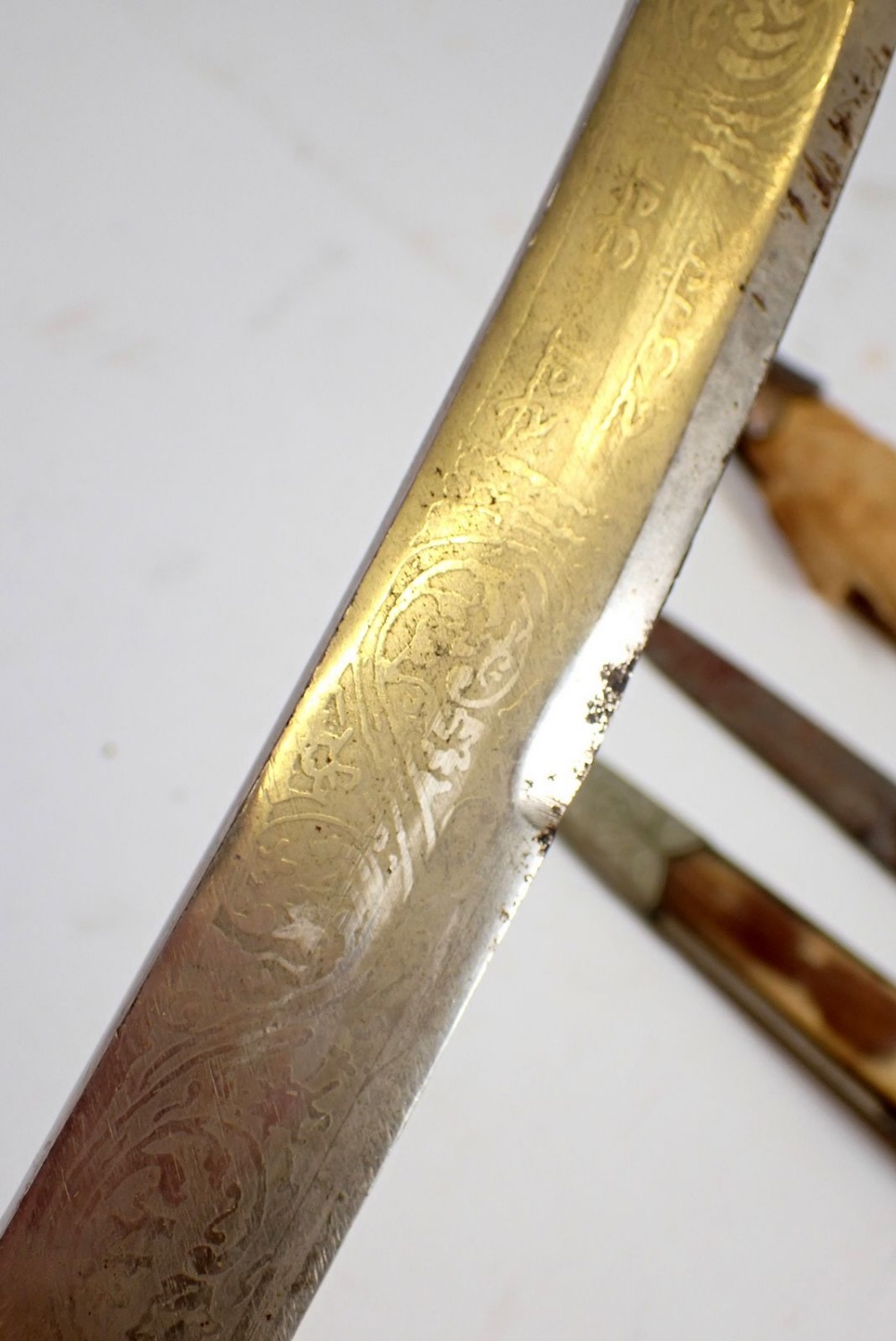 A Solingen small serrated knife, an Egyptian decorative knife and a horn handled knife - Image 5 of 5