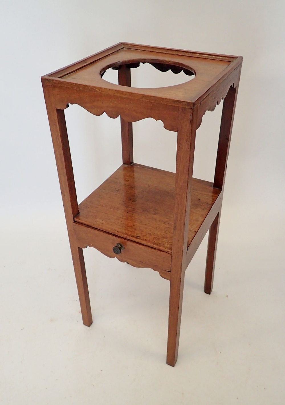 A Georgian mahogany small washstand, 31.5cm square