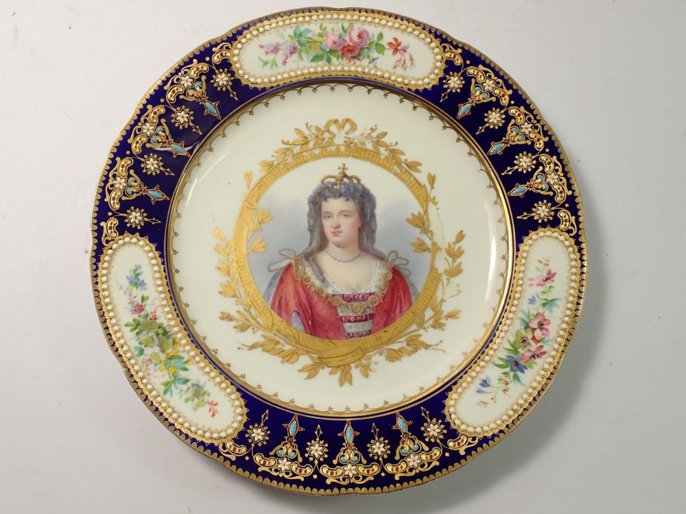 A pair of 19th century Sevres cabinet plates depicting Queen Anne of England and Duchess of Maine, - Image 7 of 11