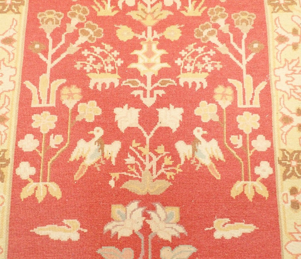 A Turkish style runner with floral design on coral ground, 271 x 93cm - Bild 4 aus 4