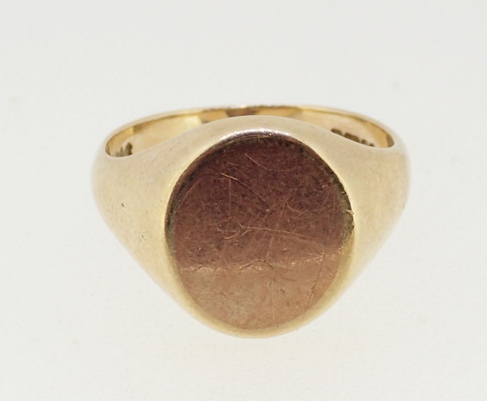 A 9 carat gold signet ring, size T, 7.5g - Image 2 of 4