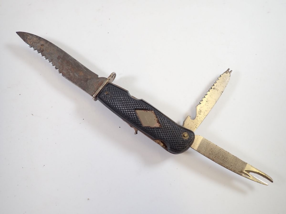 A Solingen small serrated knife, an Egyptian decorative knife and a horn handled knife - Image 2 of 5