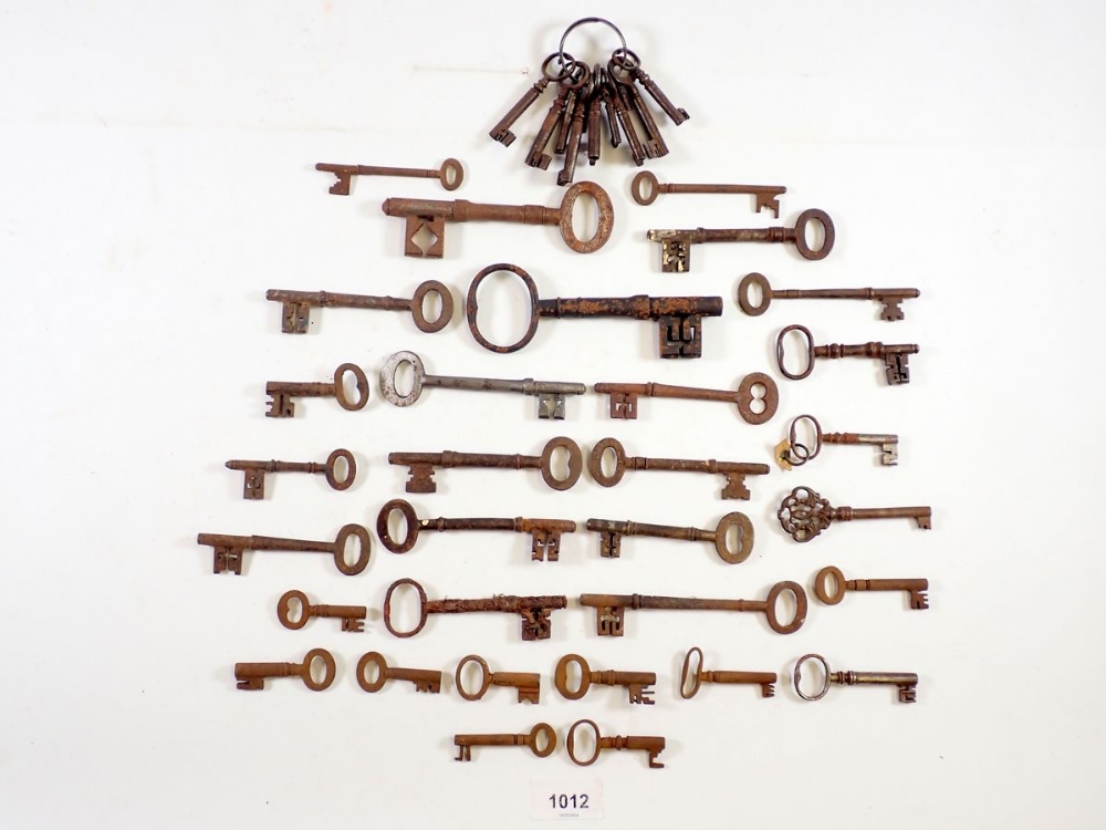 A collection of approx 38 antique and other keys, largest 14cm long