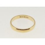 An 18 carat gold wedding ring, size I, 2.2g
