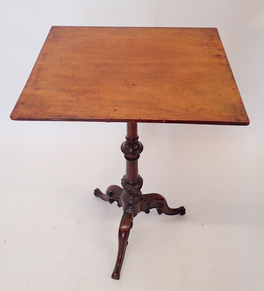 A Victorian mahogany occasional table on turned column and triple carved supports, 47.5 x 41cm - Bild 2 aus 2