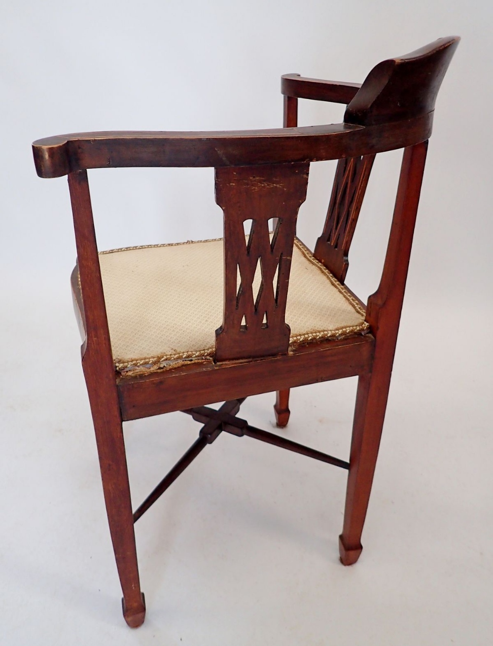 An Edwardian mahogany and satinwood inlaid corner chair - Bild 2 aus 2