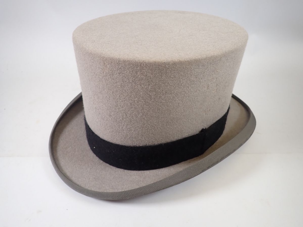 A Moss Bros. grey top hat in box, size 7 - Image 3 of 4