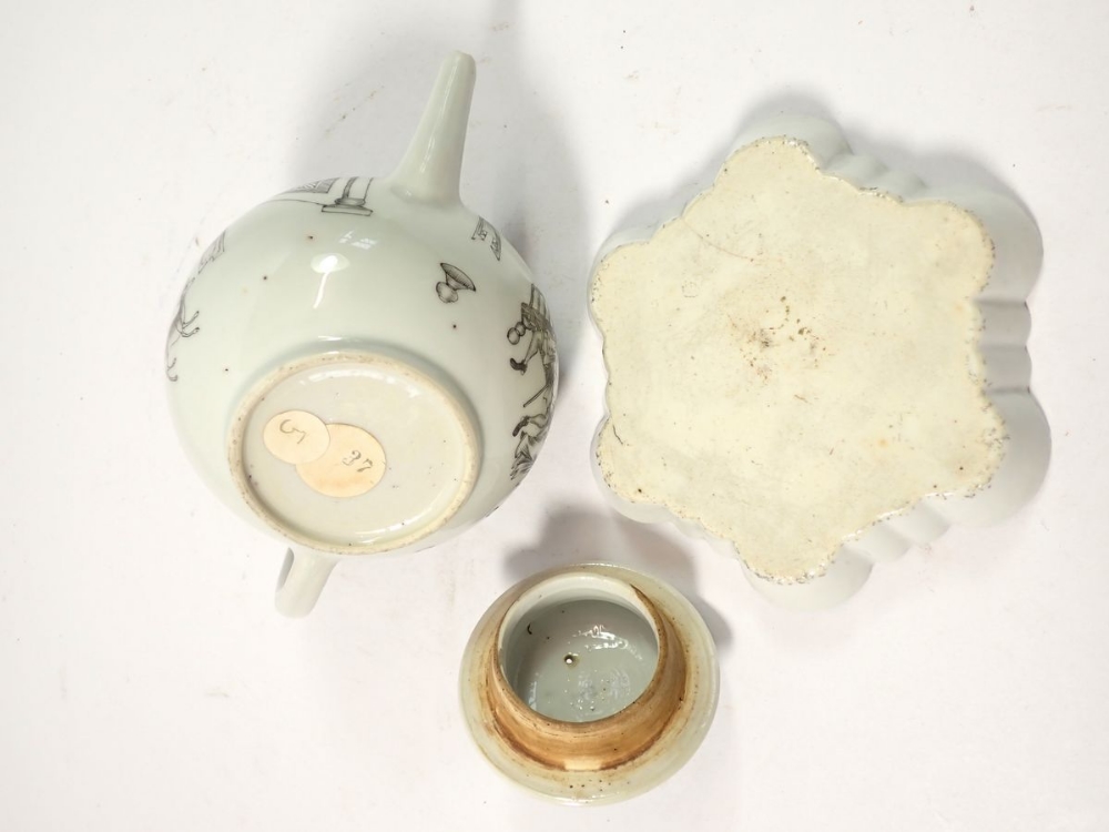 An 18th century Chinese porcelain export Jesuit teapot and stand, painted seated figures on a - Image 5 of 6