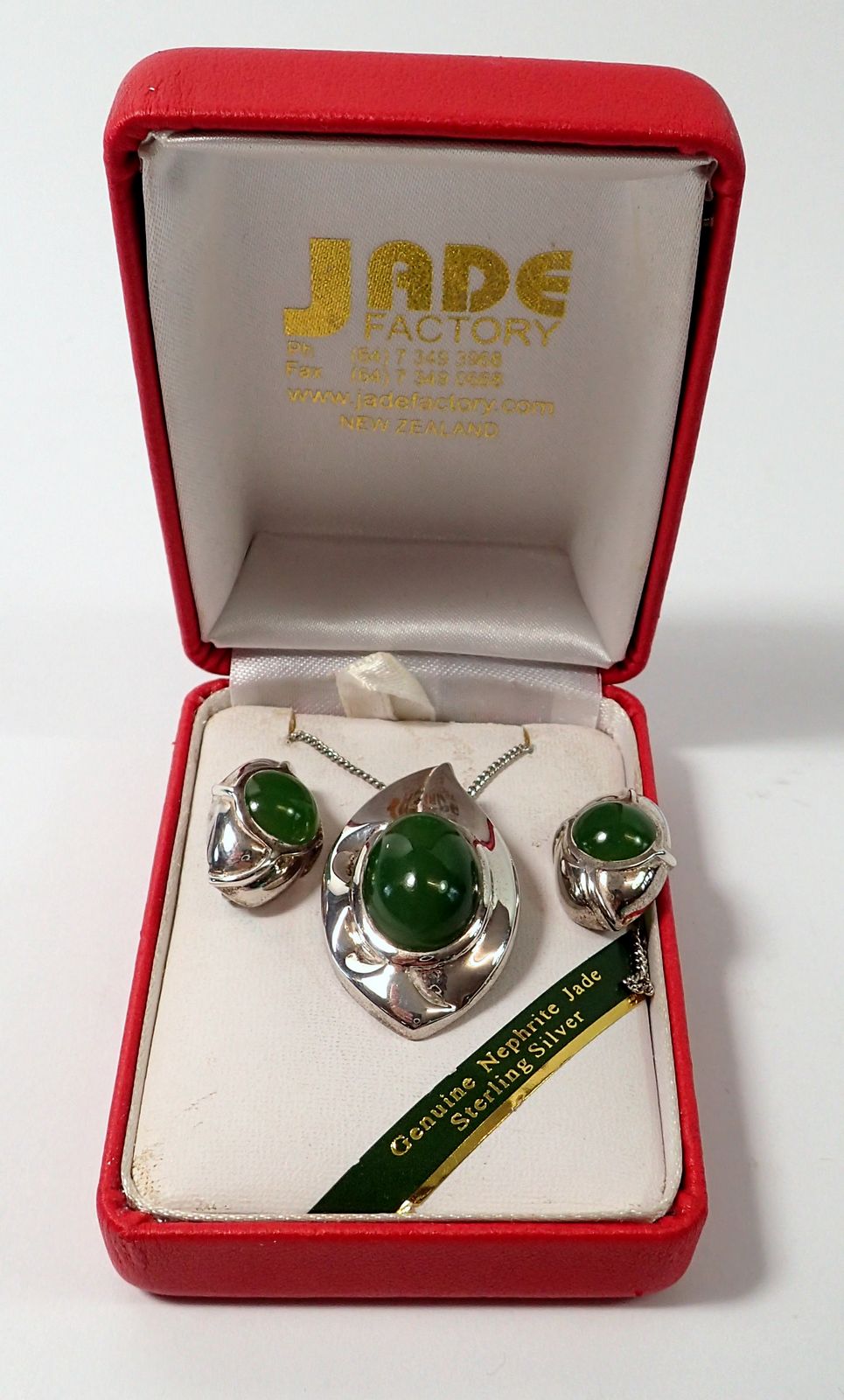 A silver and nephrite jade pair of earrings and necklace, with box - Image 2 of 2