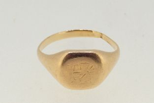 An 18 carat gold gent's signet ring, 6.4g