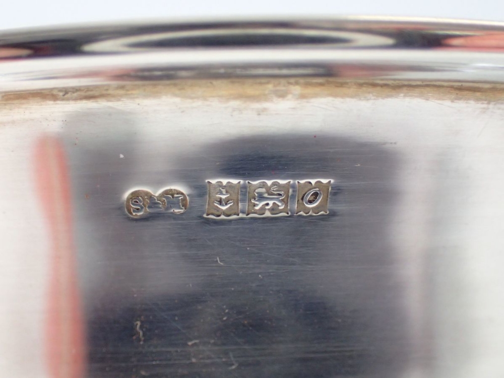 A vintage silver Art Deco style milk jug and sugar, boxed Birmingham 1951 and 63, 136g - Image 3 of 3