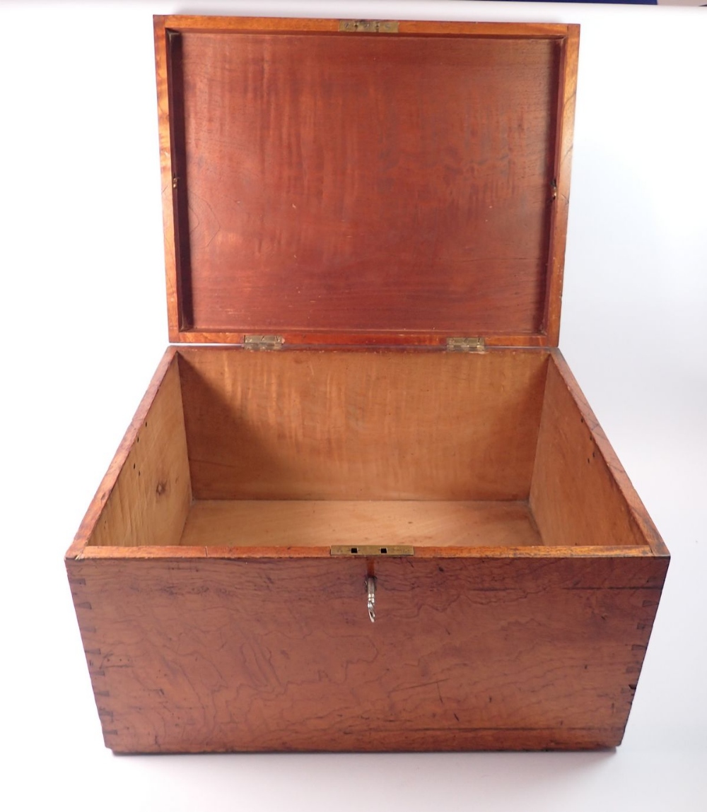 A mahogany storage box with key, 46 x 35.5 x 27cm - Image 3 of 4