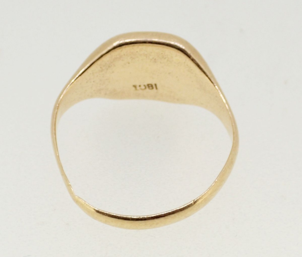 An 18 carat gold gent's signet ring, 6.4g - Image 3 of 3