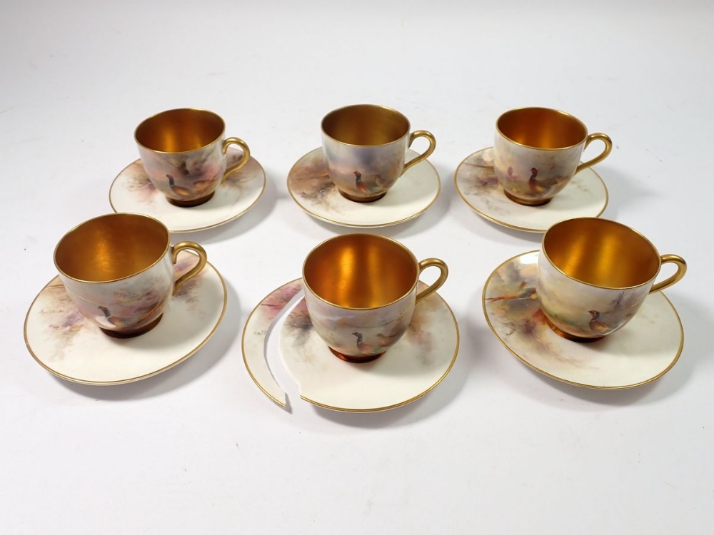 A set of six Royal Worcester coffee cans and saucers painted pheasants by James Stinton in a - Bild 3 aus 11