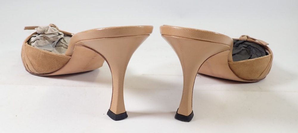 A pair of Manolo Blahnik ladies beige suede shoes, size 36.5 - Image 2 of 2