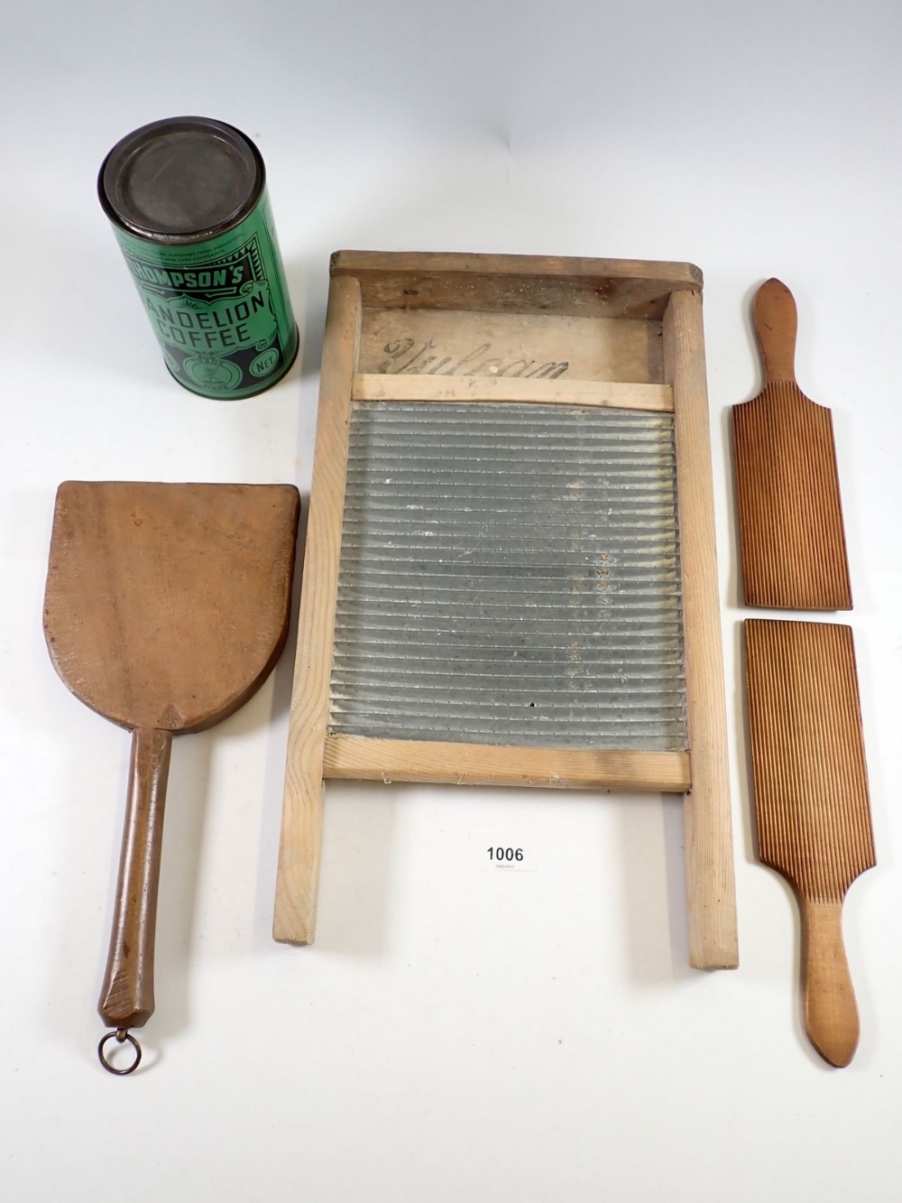 A group of kitchenalia, washboard, butter pats, chopping board