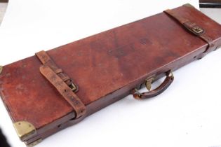 Leather gun case, baize lined interior fitted for 28 ins barrels (will take 30 ins), Westley