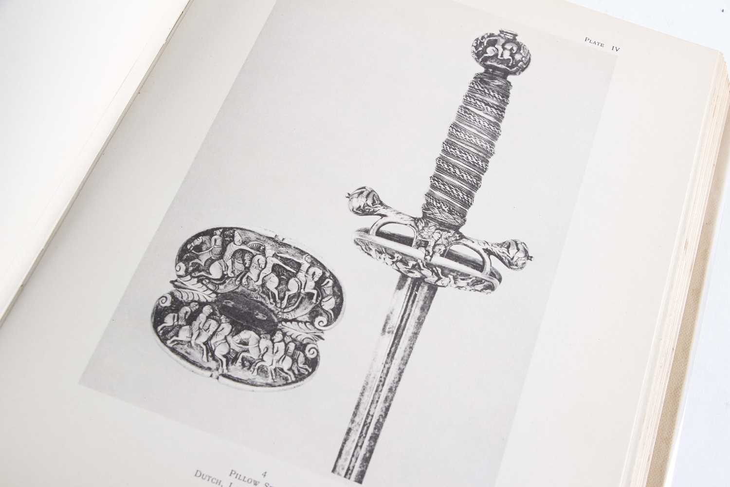 Vol: The Metropolitan Museum of Art Catalogue of European Court Swords and Hunting Swords by - Image 5 of 6