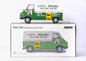 Laudoracing 1:18 Resin Fiat 242 Lancia Team Assistance Van 1974,