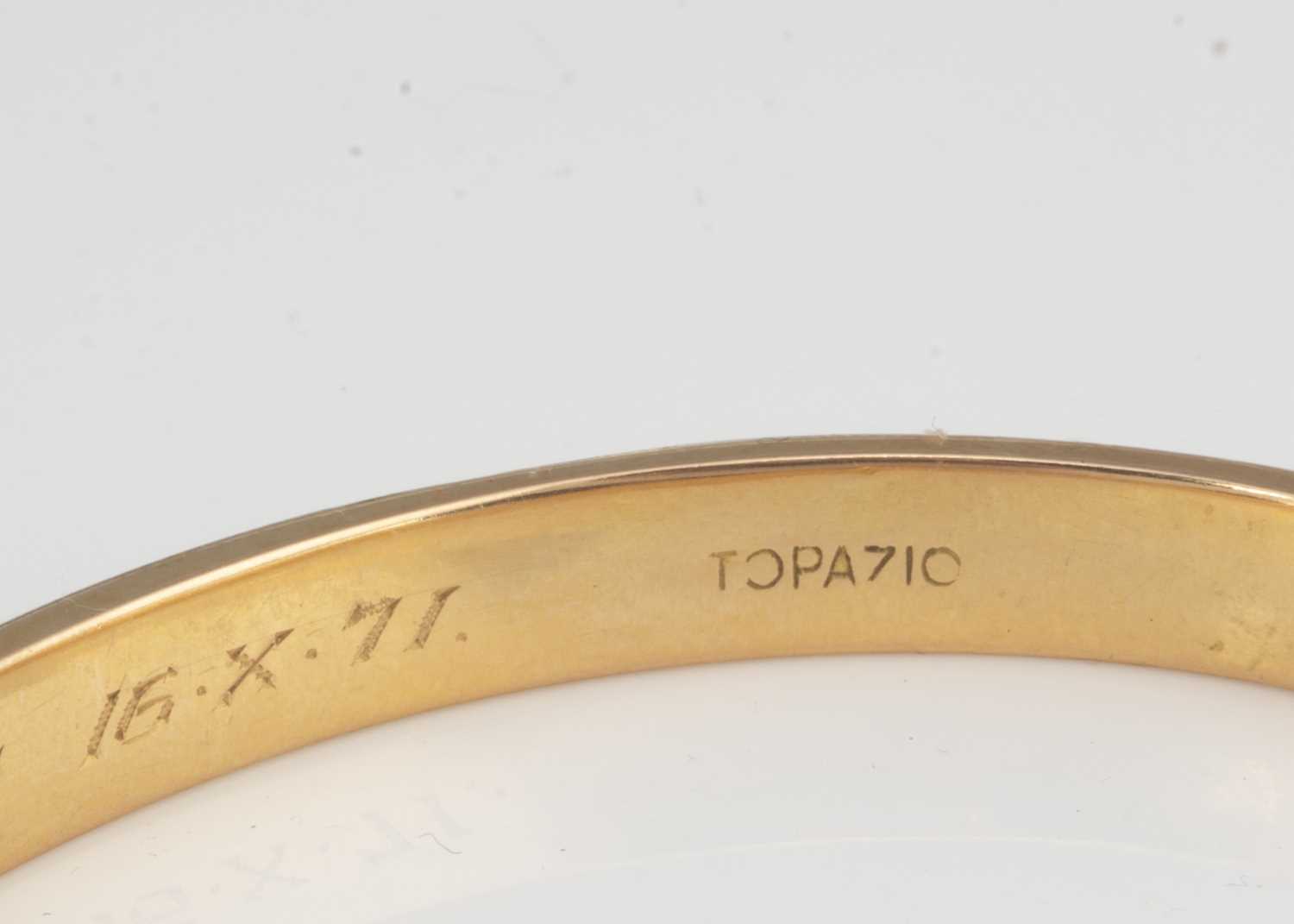 A continental yellow metal bangle, - Image 2 of 2