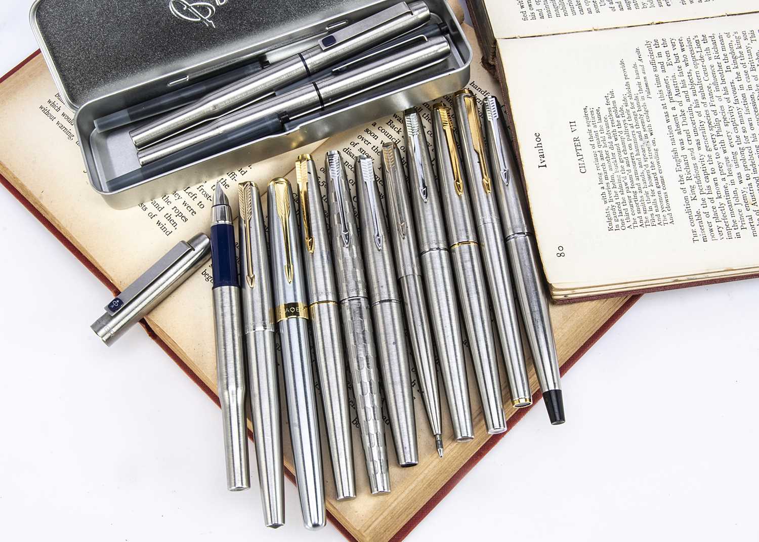 A collection of modern Parker stainless steel fountain and other pens,