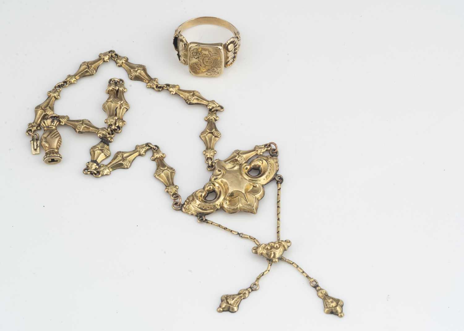 A 19th Century hollow link hand clasped necklace,