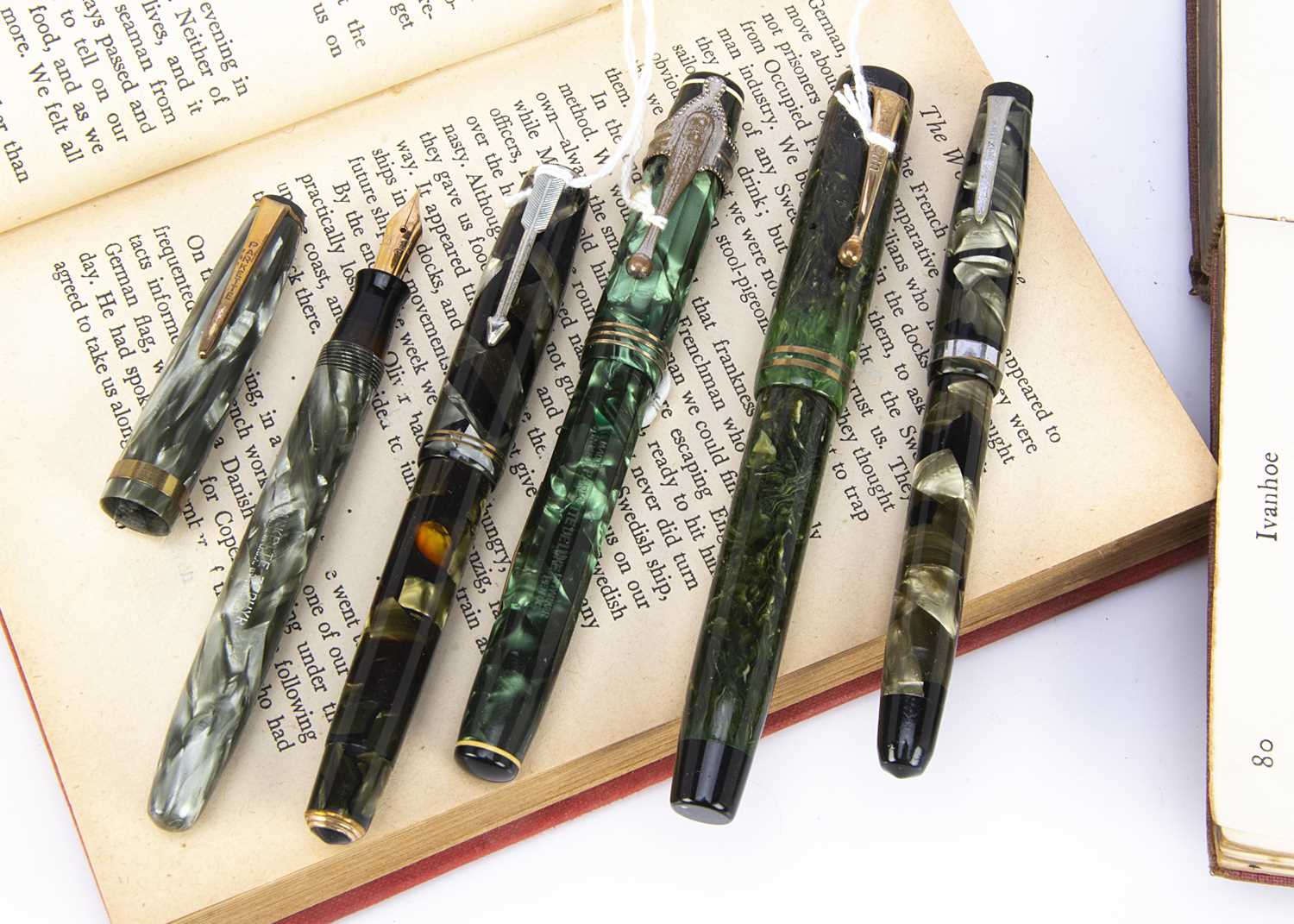 Five vintage Parker fountain pens,