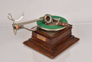 Horn gramophone,