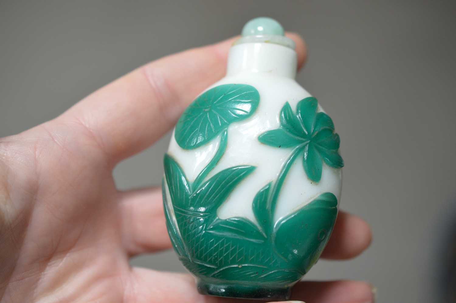 Seven mid 20th century Chinese glass scent bottles, - Image 18 of 20