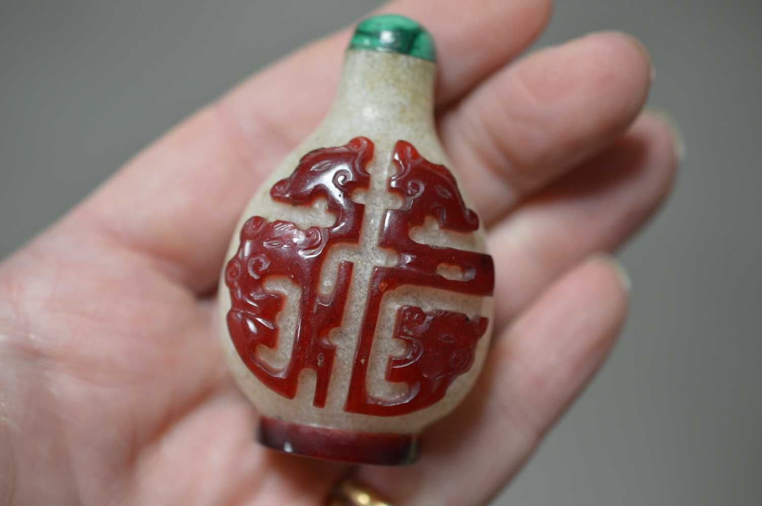 Seven mid 20th century Chinese glass scent bottles, - Image 13 of 20