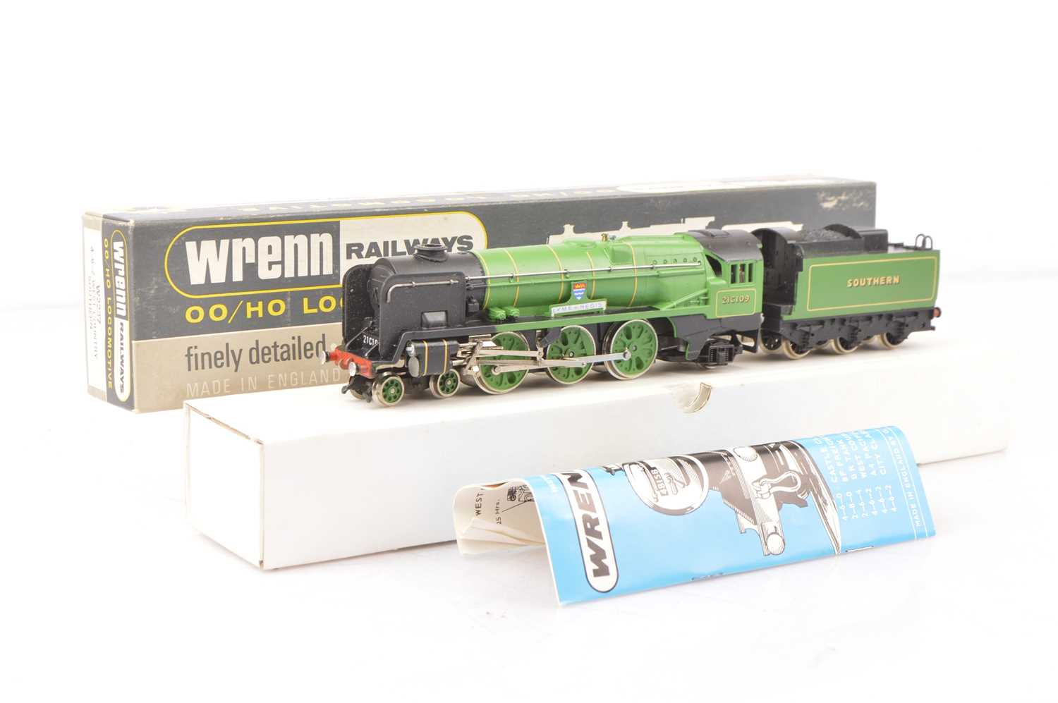 wrenn-00-gauge-w2237-sr-green-west-country-class-21c109-lyme-regis
