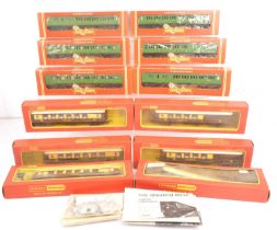 Hornby Southern and Pullman coaches 00 gauge in original boxes (12),