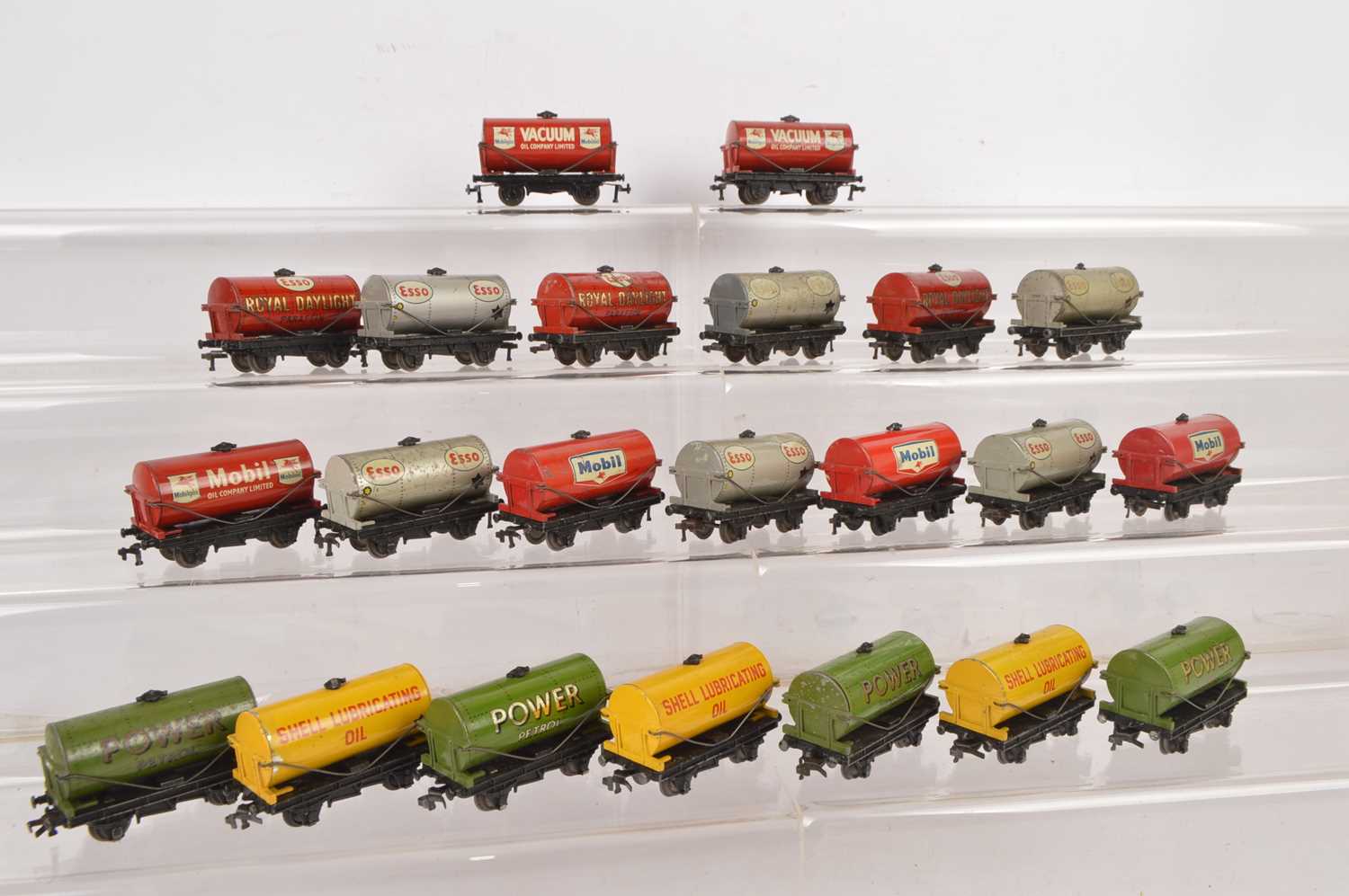 Hornby-Dublo 00 Gauge 3-Rail unboxed various Petroleum Tank wagons,