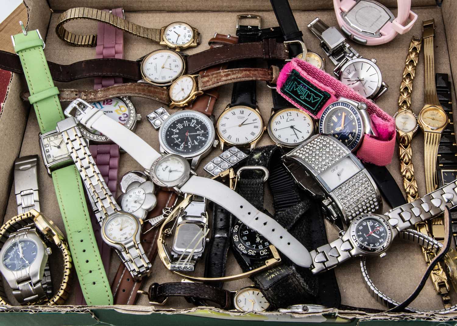 A collection of modern watches, - Bild 2 aus 2
