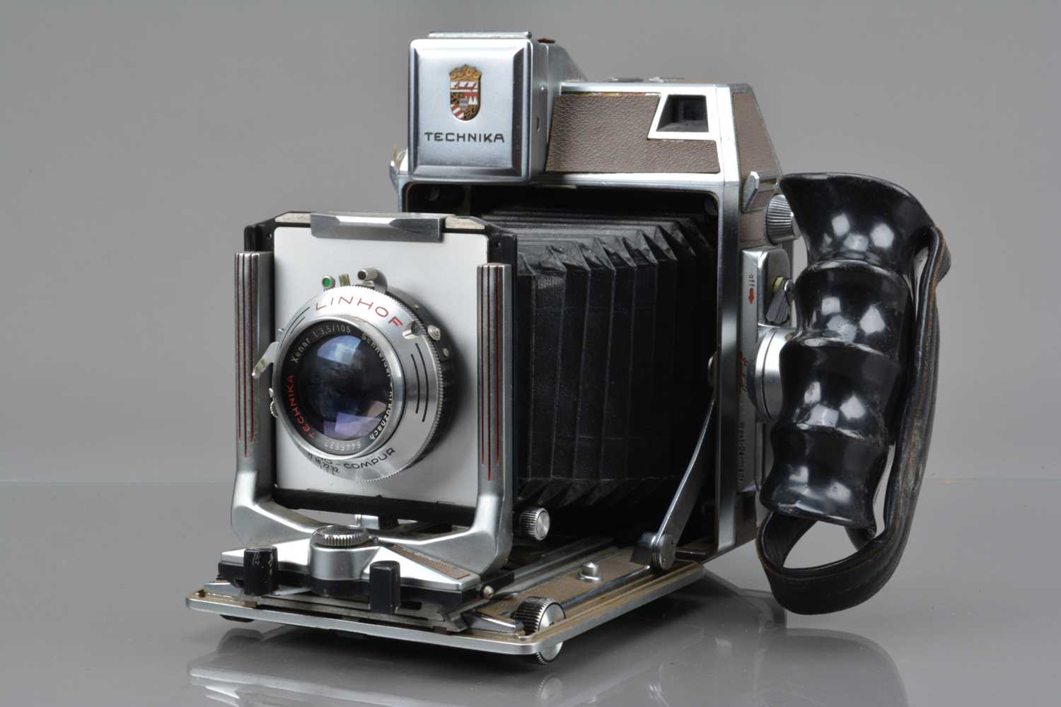 A Linhof Super Technika IV 6 x 9 Camera. - Image 2 of 5