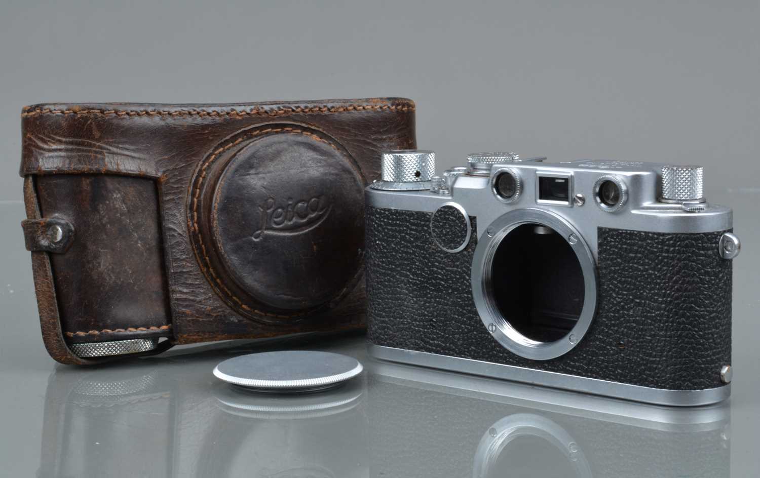 A Leitz Wetzlar Leica IIf Rangefinder Camera Body,