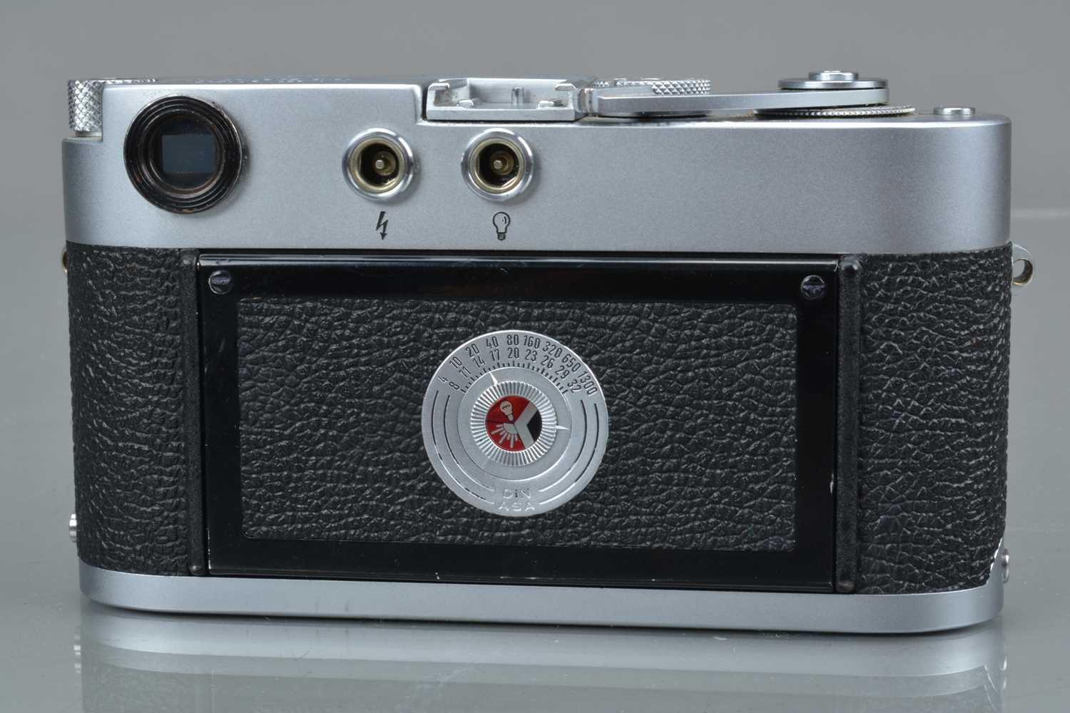 A Leitz Wetzlar Leica M2 Rangefinder Camera, - Image 2 of 3