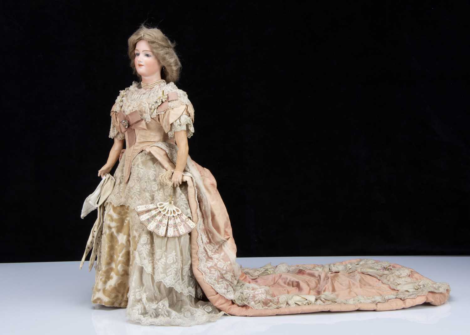 A fine Gebruder Heubach 7926 shoulder-head lady doll in late 19th century court dress, - Image 5 of 5