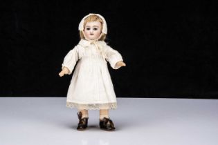 A fine small Simon & Halbig 1009 DEP child doll,