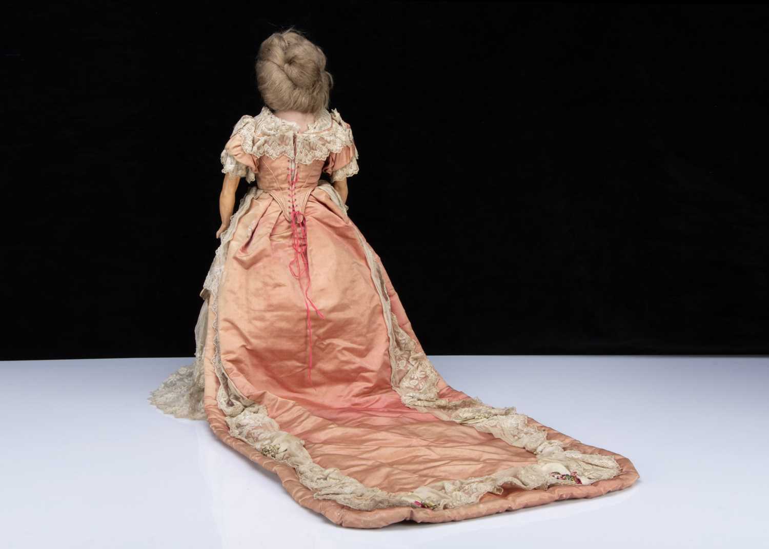 A fine Gebruder Heubach 7926 shoulder-head lady doll in late 19th century court dress, - Image 4 of 5