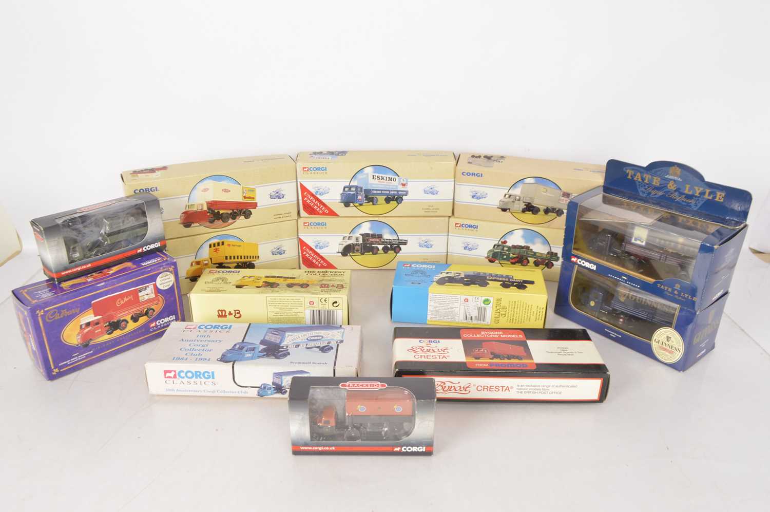 Corgi Modern Diecast Scammell Scarabs (15),