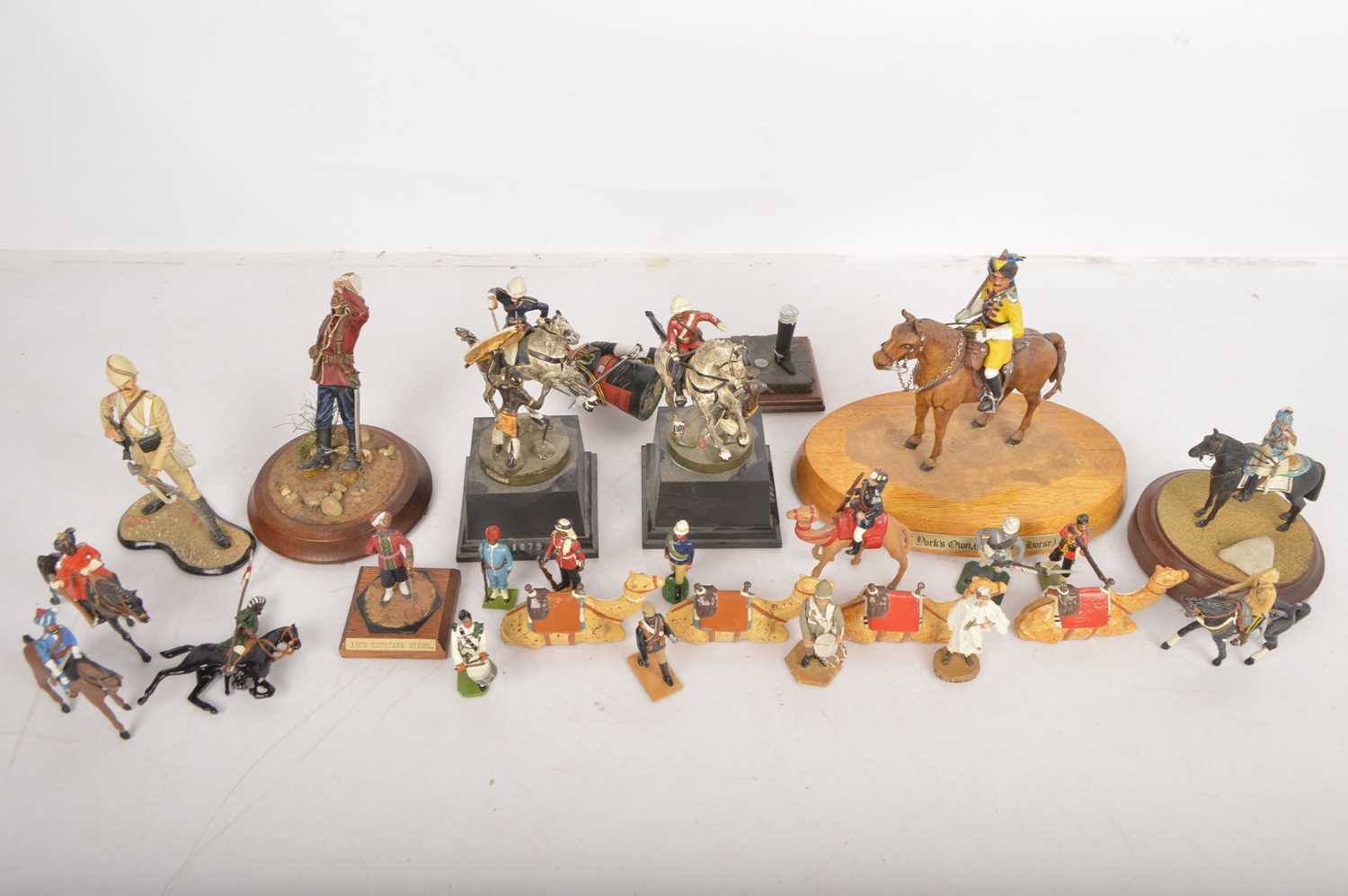 Colonial and Boer War Military figures and animals (24),