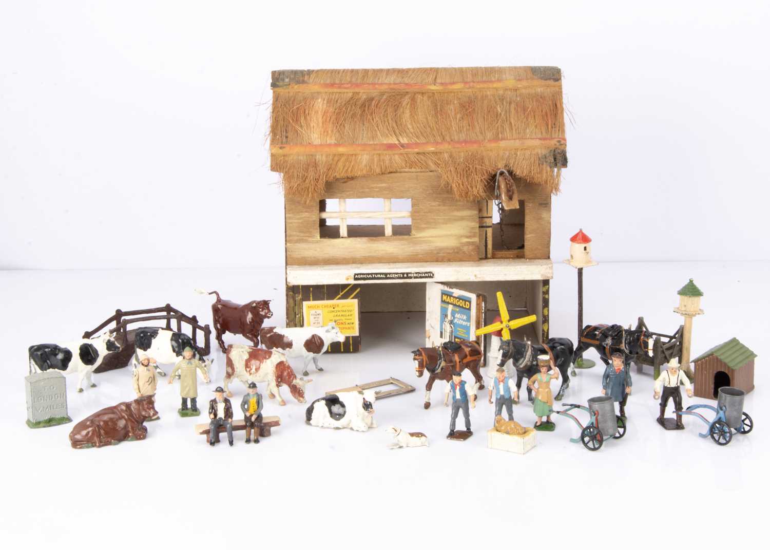 Wooden agricultural or farm building possibly by Amersham Toys with a lot of lead figures and access