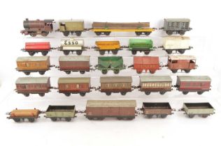 Hornby 0 Gauge unboxed pre and post-war Locomotive Coaches and Wagons (25),