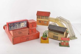 Hornby and other Makers 0 Gauge Signal Boxes Cranes Footbridges and other Accessories (qty),