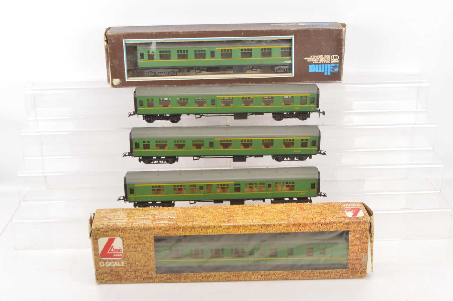 Lima 0 Gauge BR SR green Mainline Coaches (5),