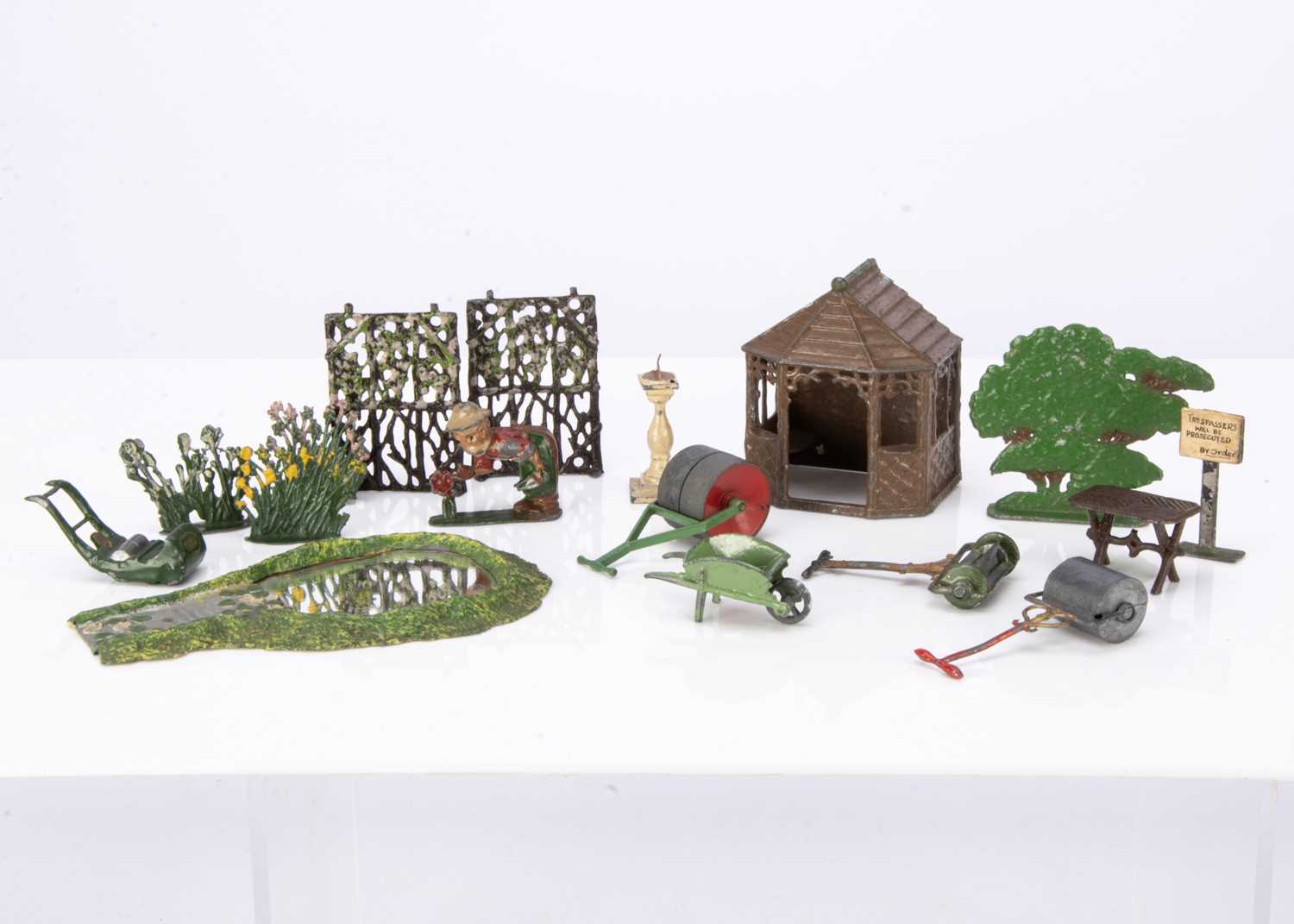 A lot of garden accessories by various makers including Pixyland and Hill comprising Wend al bush,