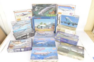 Unbuilt plastic Aircraft kits in original boxes (17),