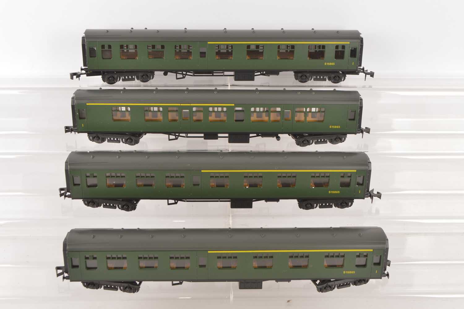 Four Lima 0 Gauge BR SR dark green 1st/2nd Mainline Corridor Coaches (4),