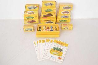 Atlas Editions Dinky British and American Cars Signs and Petrol Pumps, (17),